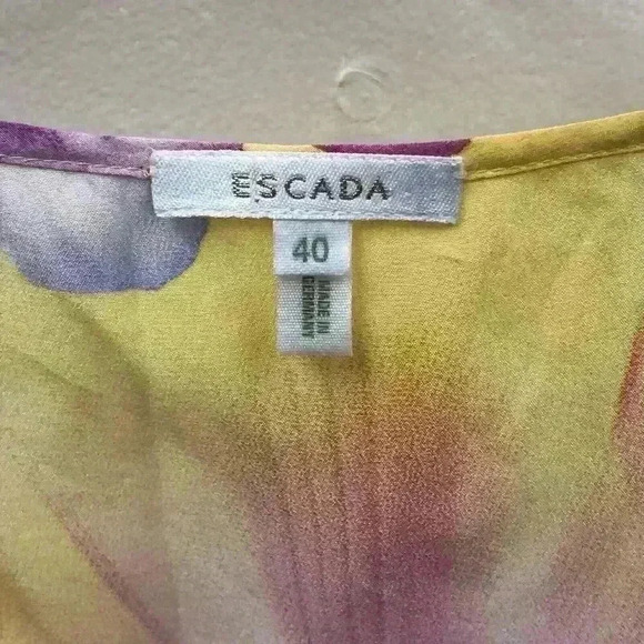 Escada Floral Print Multicolor Yellow Women’s Medium 40 Sleeveless Silk Blouse - Picture 3 of 7